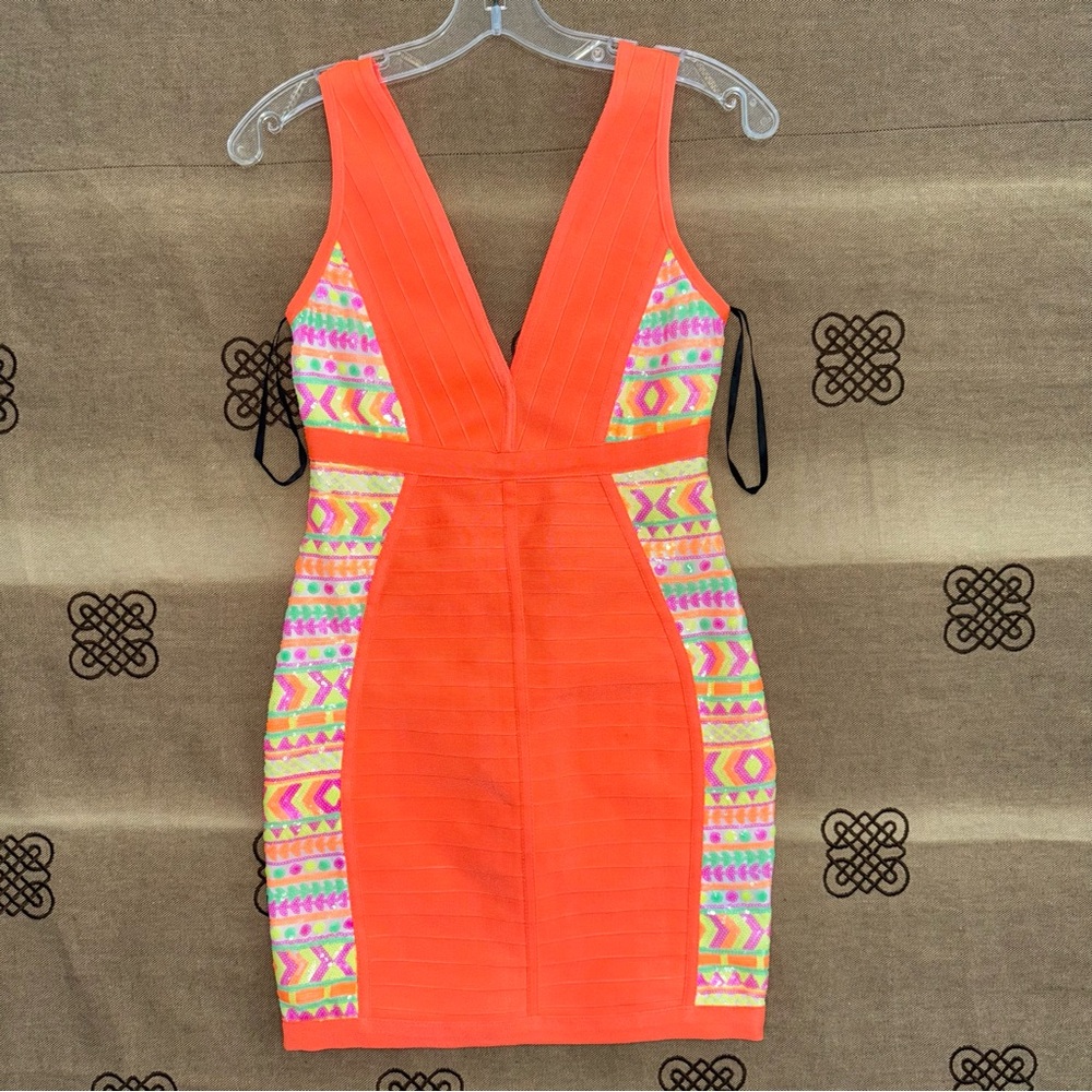 2Bebe NWT! Orange Stretch Sequins Lines Banded Bodycon Mini Dress Size S - Picture 1 of 10